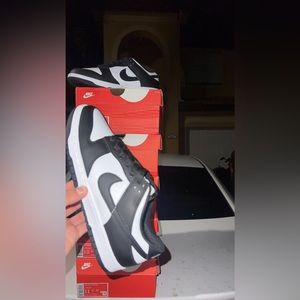 NIKE DUNK LOW PANDAS